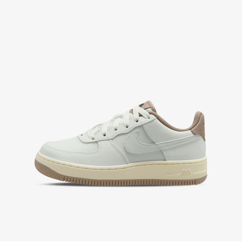 NIKE Pantofi Sport AIR FORCE 1 LV8 4 BG 